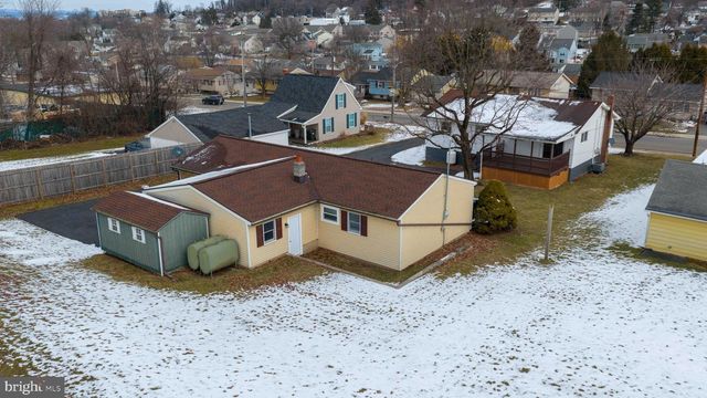 351 E FULTON ST, Ephrata, PA 17522