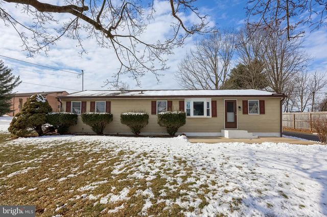 351 E FULTON ST, Ephrata, PA 17522