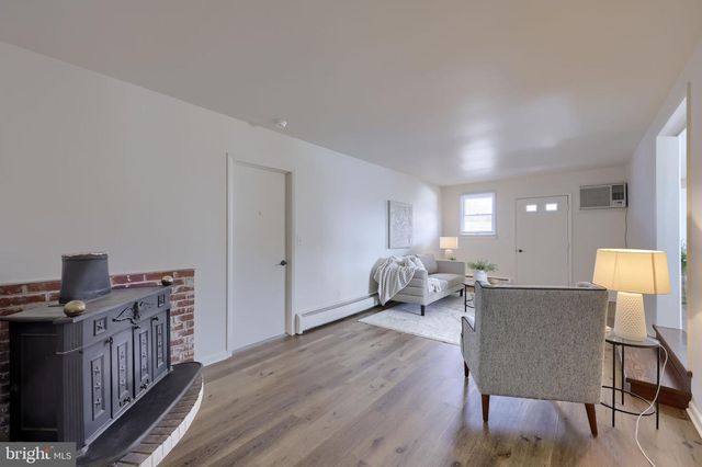 351 E FULTON ST, Ephrata, PA 17522