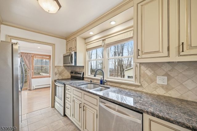 19 Windy Bush Ln, Sparta Twp., NJ 07871