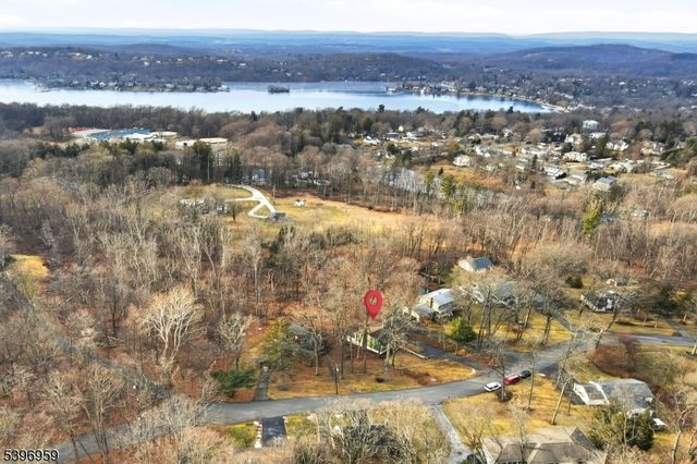 19 Windy Bush Ln, Sparta Twp., NJ 07871