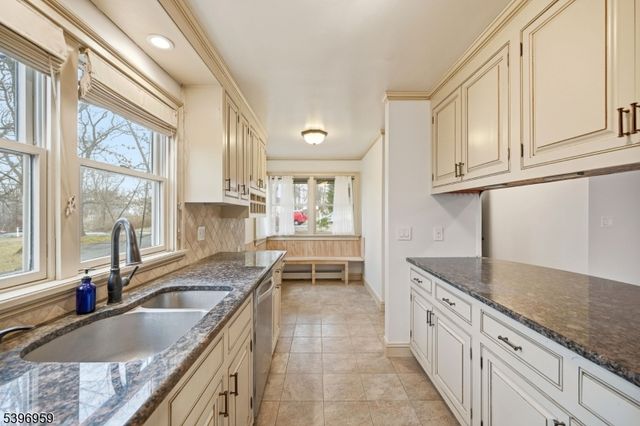 19 Windy Bush Ln, Sparta Twp., NJ 07871
