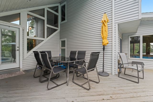 27 Hickory Hill Lane, Branford, CT 06405