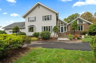 27 Hickory Hill Lane, Branford, CT 06405