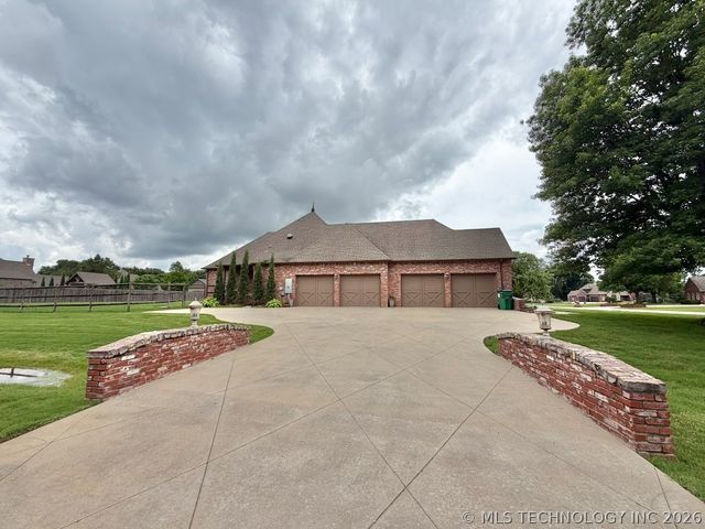 11404 E 132nd Place S, Broken Arrow, OK 74011