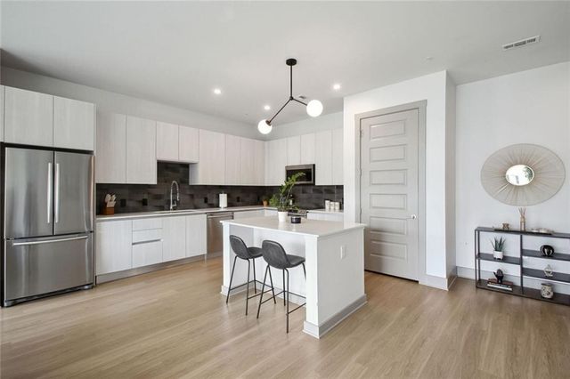 1050 Howell Mill Road 02, Atlanta, GA 30318