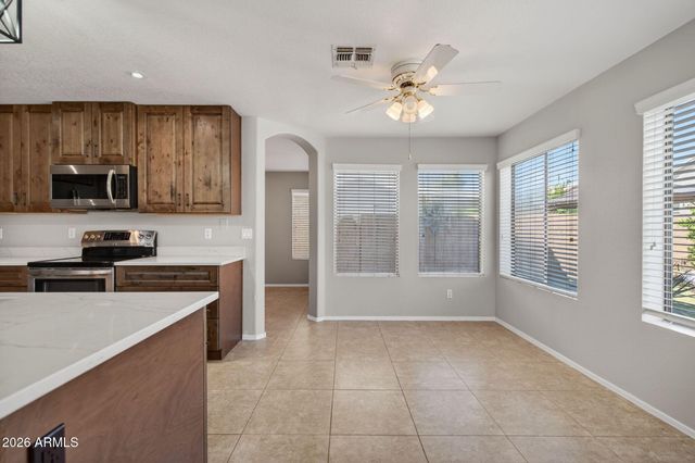 8250 W EUGIE Avenue, Peoria, AZ 85381