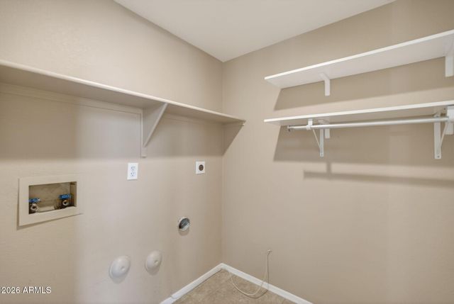 8250 W EUGIE Avenue, Peoria, AZ 85381