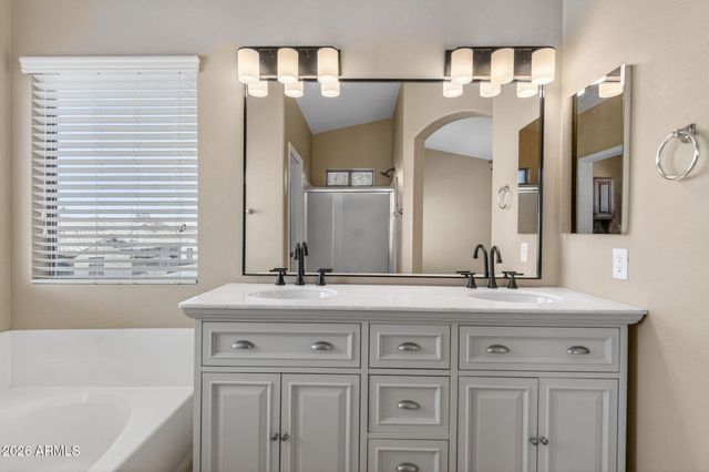 8250 W EUGIE Avenue, Peoria, AZ 85381