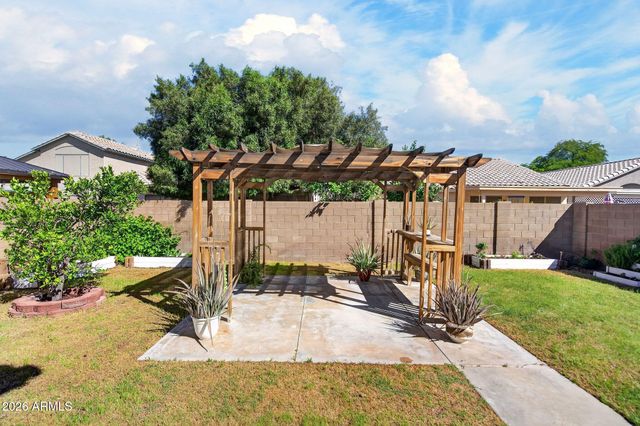 8250 W EUGIE Avenue, Peoria, AZ 85381