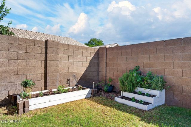 8250 W EUGIE Avenue, Peoria, AZ 85381