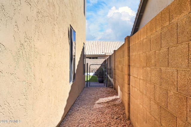 8250 W EUGIE Avenue, Peoria, AZ 85381