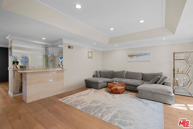 22241 Alizondo Drive, Woodland Hills (los Angeles), CA 91364