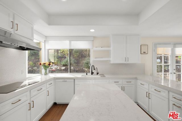 22241 Alizondo Drive, Woodland Hills (los Angeles), CA 91364