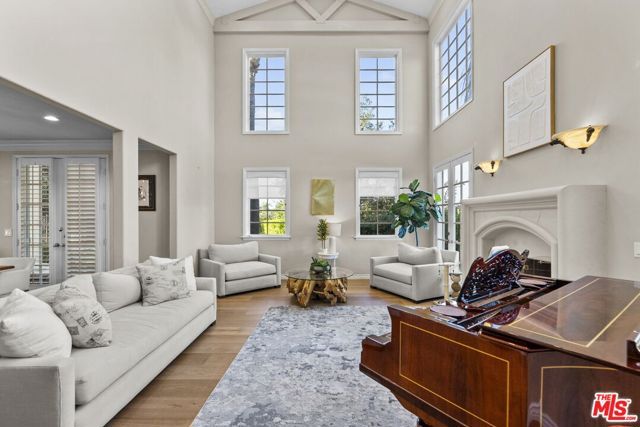 22241 Alizondo Drive, Woodland Hills (los Angeles), CA 91364