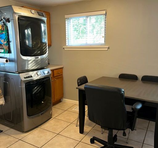 8865 S Ryan Road, Hometown, IL 60456