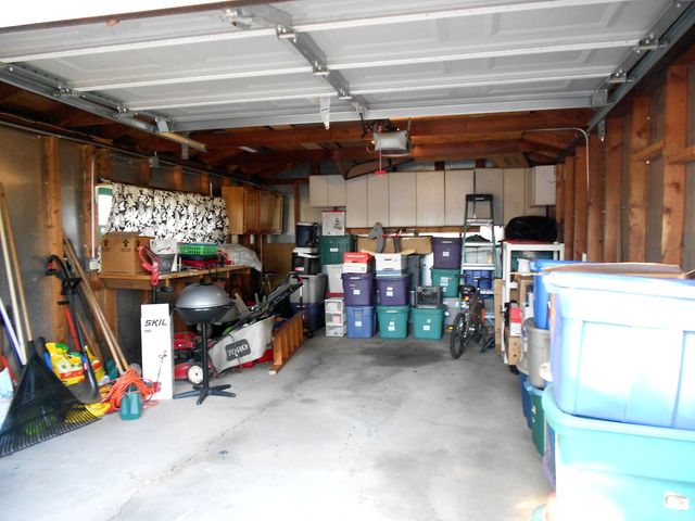 8865 S Ryan Road, Hometown, IL 60456