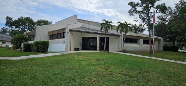 11501 WALKER AVENUE, Seminole, FL 33772