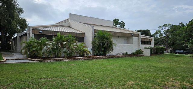 11501 WALKER AVENUE, Seminole, FL 33772