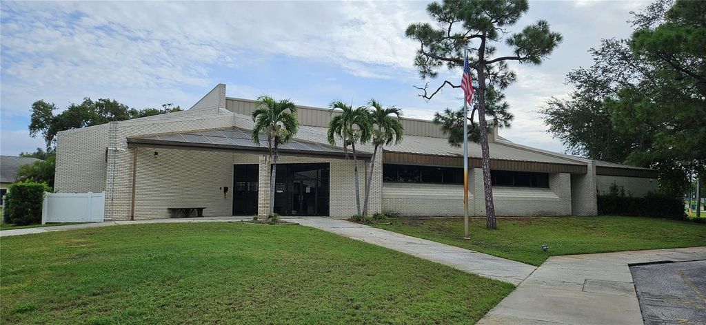 11501 WALKER AVENUE, Seminole, FL 33772