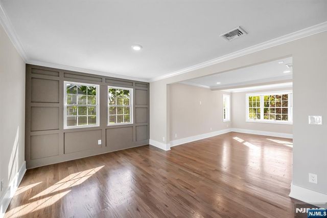 456 Collins Avenue, Hasbrouck Heights, NJ 07604