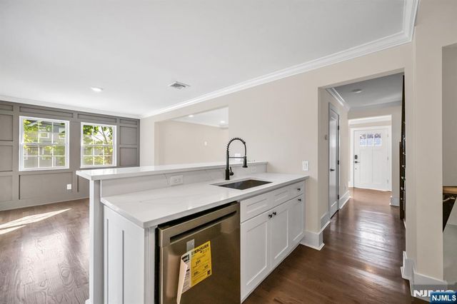456 Collins Avenue, Hasbrouck Heights, NJ 07604
