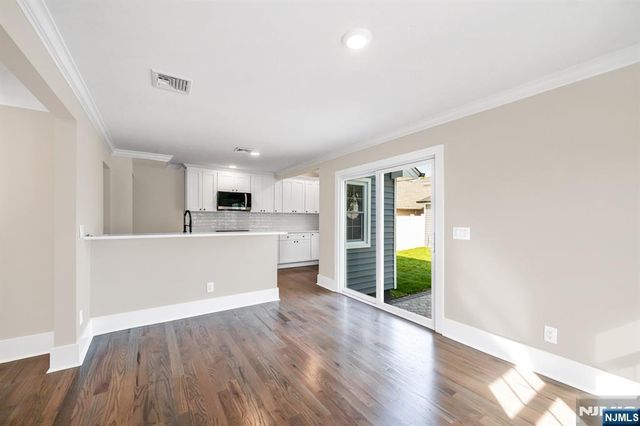 456 Collins Avenue, Hasbrouck Heights, NJ 07604