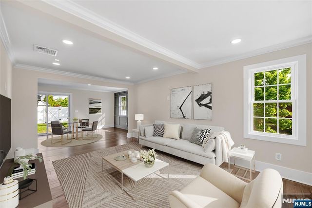456 Collins Avenue, Hasbrouck Heights, NJ 07604
