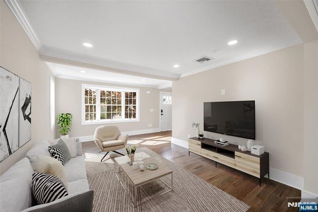 456 Collins Avenue, Hasbrouck Heights, NJ 07604