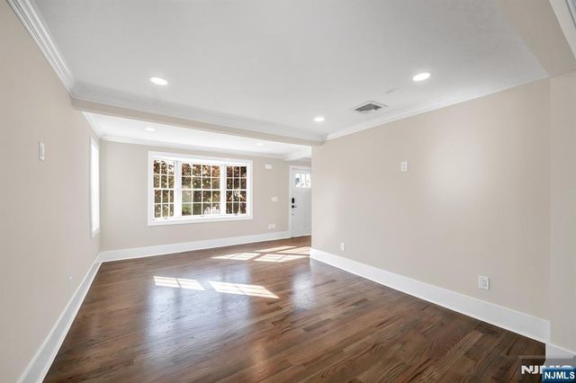 456 Collins Avenue, Hasbrouck Heights, NJ 07604