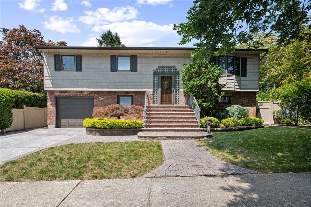 713 Thomas Avenue, Baldwin, NY 11510