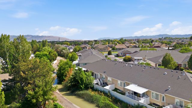 9487 S PEACEFUL VIEW WAY, South Jordan, UT 84095