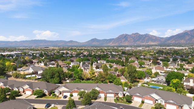 9487 S PEACEFUL VIEW WAY, South Jordan, UT 84095