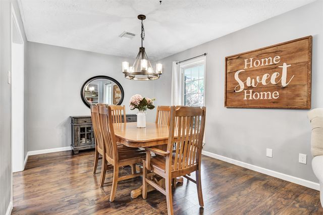404 Independence Drive, Friendswood, TX 77546