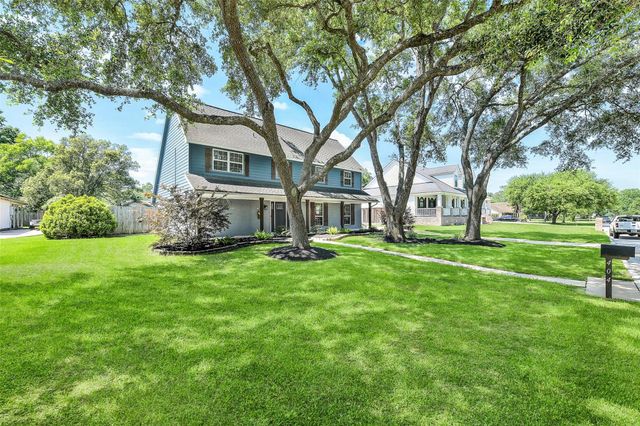 404 Independence Drive, Friendswood, TX 77546