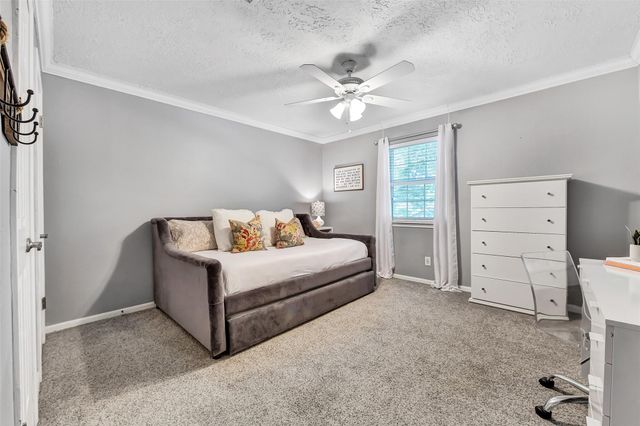 404 Independence Drive, Friendswood, TX 77546