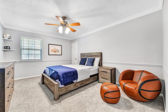 404 Independence Drive, Friendswood, TX 77546