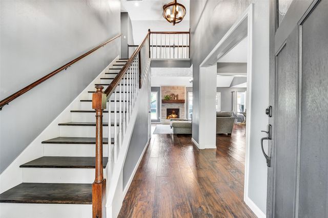 404 Independence Drive, Friendswood, TX 77546