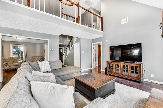 404 Independence Drive, Friendswood, TX 77546