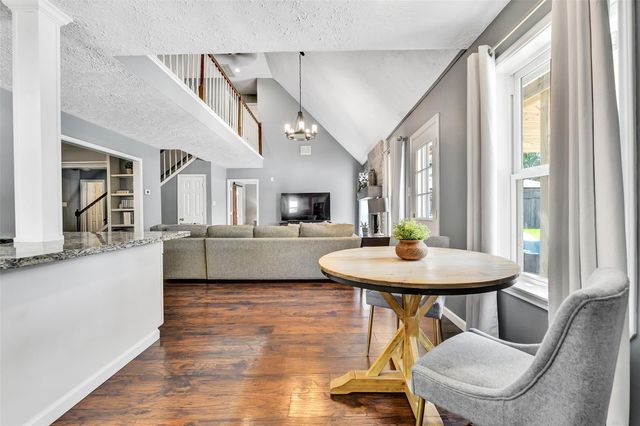 404 Independence Drive, Friendswood, TX 77546