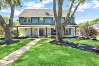 404 Independence Drive, Friendswood, TX 77546