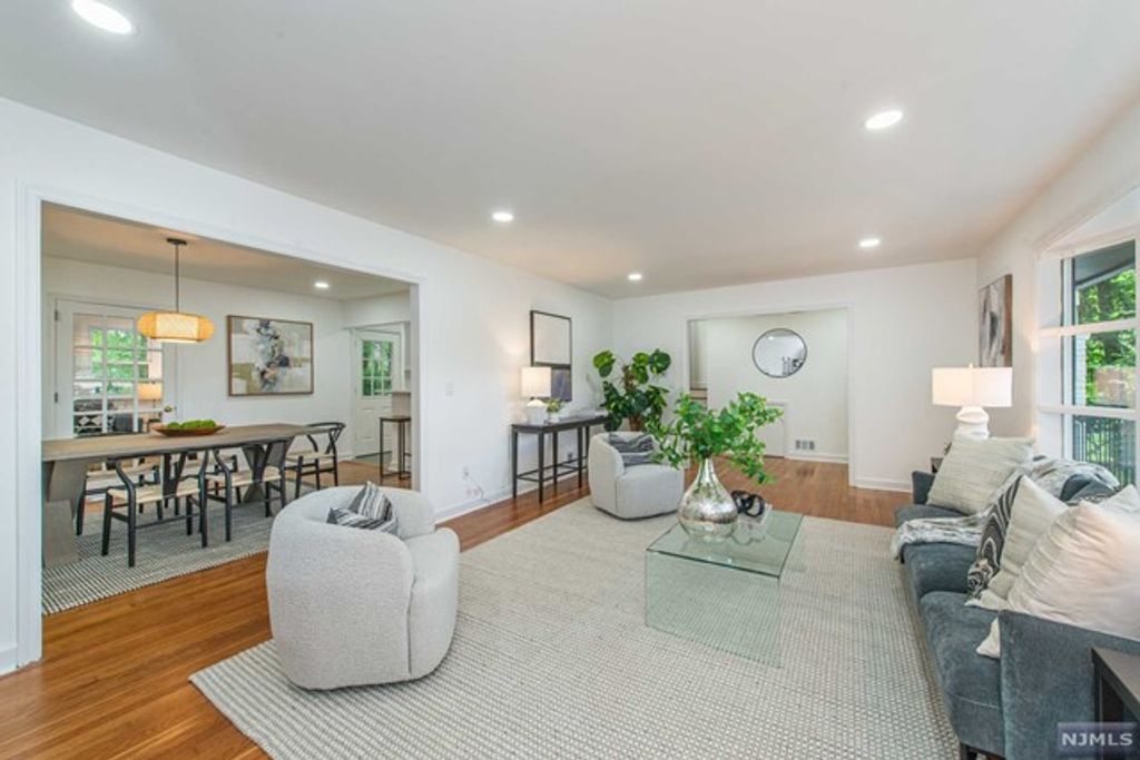 76 North East Shore Road, Mountain Lakes Boro, NJ 07046