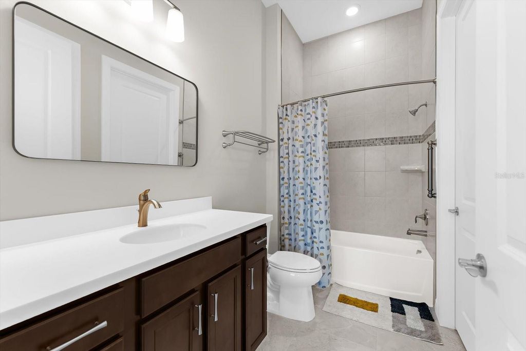 Image 7 of property listing at 7140 WOODVILLE COVE, Bradenton, FL 34202