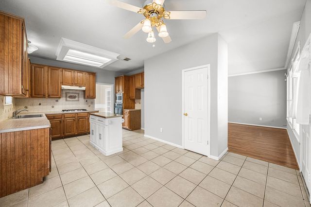 7910 Millers Way, Houston, TX 77095