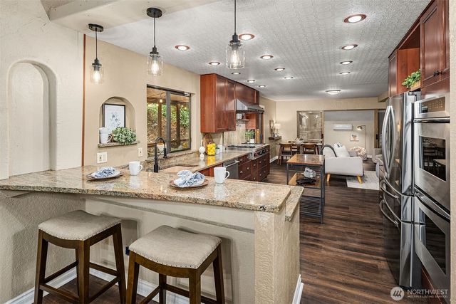 25156 SE 158th Street, Issaquah, WA 98027