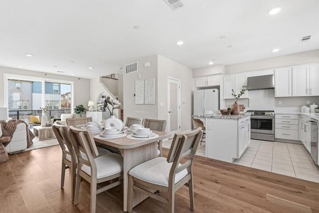 875 Cotati Terrace 4, Sunnyvale, CA 94085