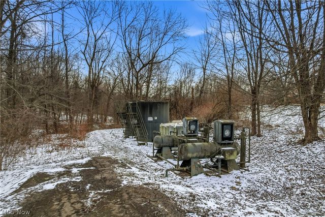 Brookhollow Drive, Warren, OH 44481