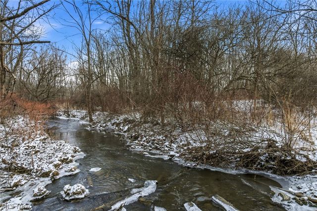 Brookhollow Drive, Warren, OH 44481