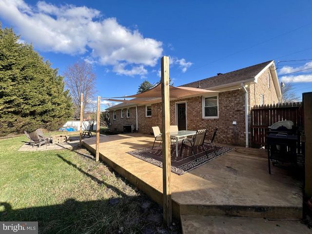 25 BIRCHWAY DR, Chambersburg, PA 17202