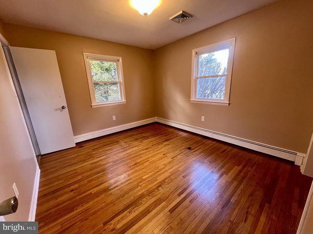 25 BIRCHWAY DR, Chambersburg, PA 17202